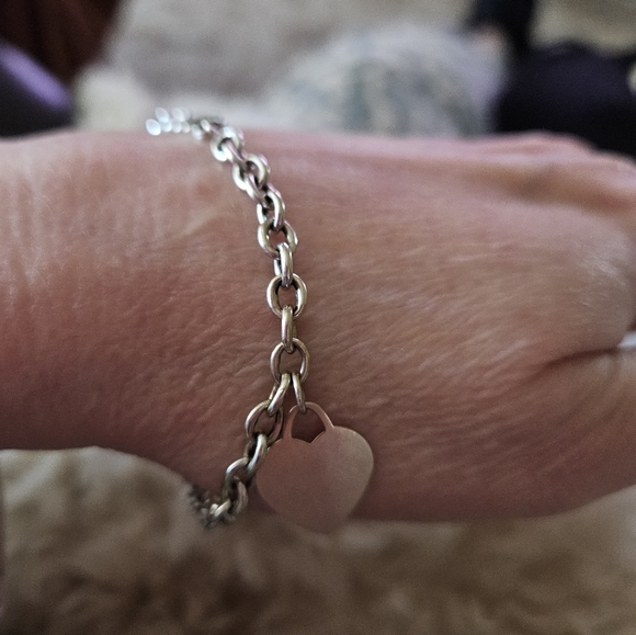 Jewelry - Aurafin 14K Italy White Gold Cable Bracelet with Heart Charm 7.75"